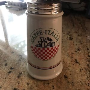 Salt,pepper,cheese shaker